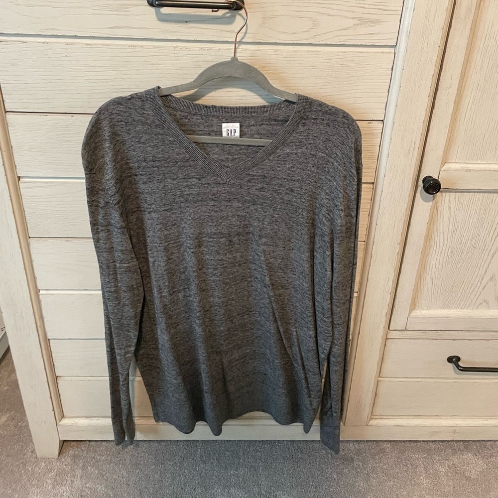 Gap V neck sweater XL